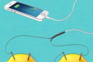 10 Ingenious Ways to Charge Your iPhone Without a Charging Block