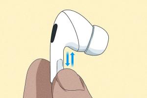 4 Easy Ways to Adjust the Volume on Your AirPods for Optimal Sound