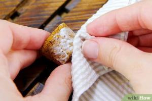 Ultimate DIY Guide to Cleaning Cork Floors & Small Cork Objects