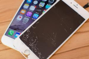 Ultimate Guide to Fixing a Broken Phone Display: DIY and Professional Solutions