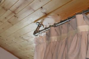Two Simple Methods to Hang Ceiling-Mount Curtain Rods Without Drilling
