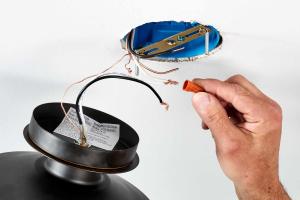 Step-by-Step Guide to Changing a Bulb Socket: DIY Made Easy