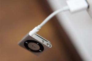 Mastering Your Music: The Ultimate Guide on How to Charge an iPod Shuffle