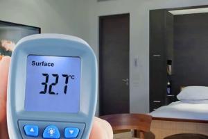 Mastering Room Temperature: A Comprehensive Guide to Checking Without a Thermometer