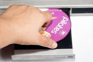 Ultimate Guide: How to Clean a CD Player for Optimal Performance
