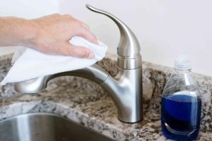 Expert Guide: How to Clean a Faucet for a Sparkling Shine