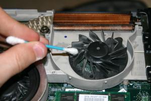 Ultimate Guide on How to Clean a Laptop Fan for Optimal Performance
