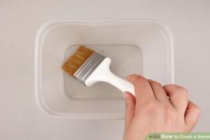 Ultimate Guide to Cleaning Your Varnish Brush: Tips & Techniques