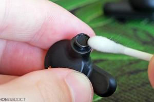 Essential Guide: How to Clean Your Earbuds for Optimal Sound Quality