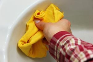 Ultimate Guide: How to Clean Fiberglass Bathroom Surfaces for a Sparkling Finish