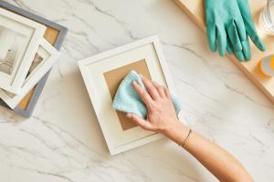 Ultimate Guide: How to Clean Plexiglass Safely and Effectively