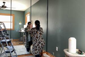 Creative Solutions on How to Cover a Mirrored Wall: A Comprehensive Guide
