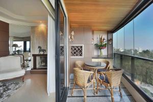 Transform Your Outdoor Space: The Ultimate Guide to Enclosing a Balcony