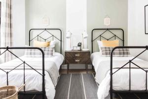 Mastering Space: How to Fit Two Twin Beds in a Small Room Efficiently