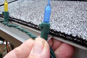 Creative Ways to Hang Christmas Lights Outdoors Without Nails