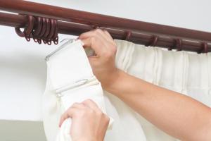 Mastering the Art of Hanging Pinch Pleat Curtains: A Comprehensive Guide