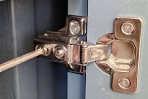 Ultimate Guide to Installing New Cabinet Hinges for Your Kitchen or Bathroom