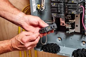 Step-by-Step Guide: How to Install a Circuit Breaker Safely and Efficiently