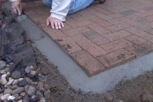 Step-by-Step Guide: How to Install Pavers for a Stunning Outdoor Space