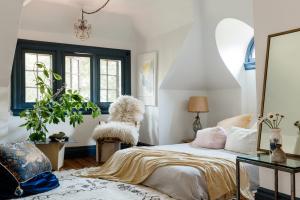 Transform Your Space: A Complete Guide to Making Your Bedroom Look Cosy