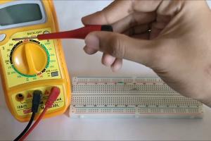 Mastering Resistance Measurement: A Comprehensive Guide to Using Multimeters