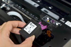 Step-by-Step Guide: How to Put Ink Cartridges in a Printer with Ease