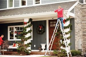 Ultimate Guide to Hanging Christmas Lights Outside: Tips and Tricks