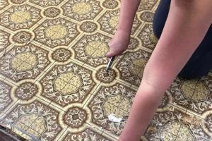 Ultimate Guide to Removing Linoleum Flooring: Tips, Tools, and Techniques