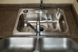 Step-by-Step Guide to Replacing Your Kitchen Sink: A Comprehensive Approach