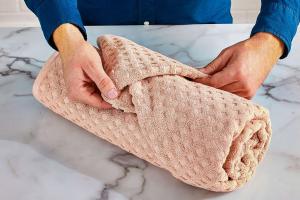 Mastering Towel Storage: The Ultimate Guide to Rolling Towels for Space Efficiency