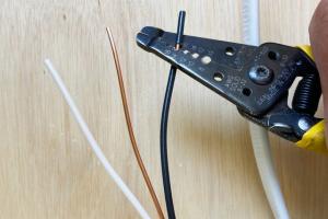 Mastering Wire Stripping and Splicing: A Comprehensive Guide to Wire Caps, Butt Splices, and Soldering Techniques