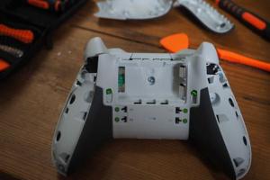 DIY Guide: How to Take Apart Your Xbox One Controller Safely and Easily