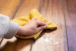 3 Effective Methods to Remove Oil Stains from Hardwood Floors