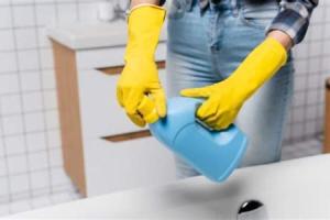 The Ultimate Guide to Cleaning Your Bathtub with Bleach: Step-by-Step Tips and Tricks