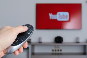6 Simple Methods to Stream YouTube Videos on Your TV Effortlessly